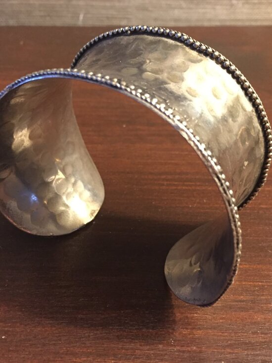 πβ¨ Wrist Royalty Alert β¨ Silver-Tone Cuff Bracelet β Handmade in Africa πͺπ¦π« - Picture 9 of 9